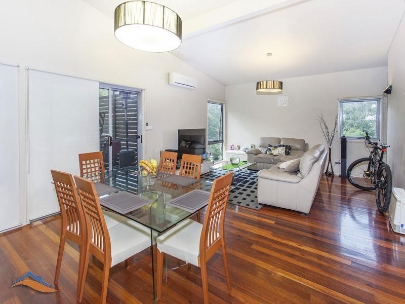 12 Woodlands Place, Figtree NSW 2525