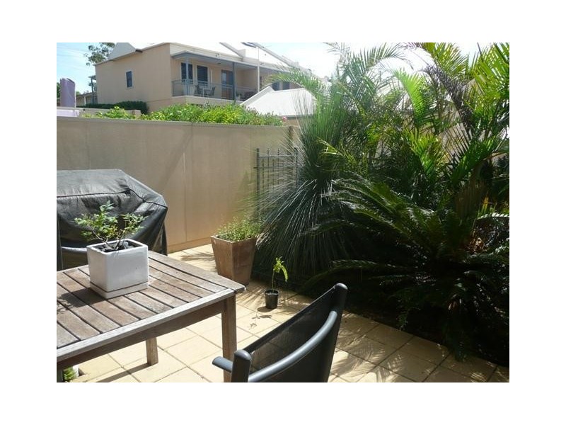 2/24-28 Fisher Street, West Wollongong NSW 2500