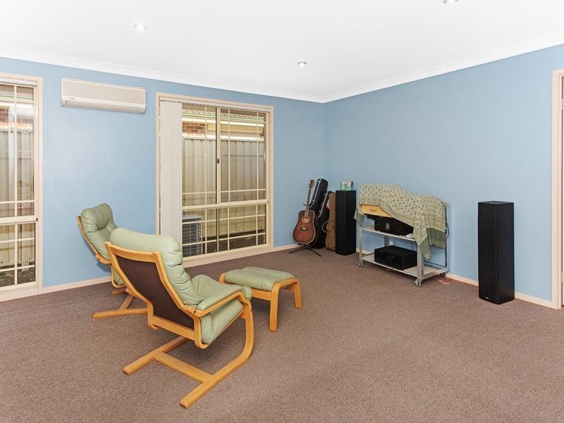 6 Kianga Close, Flinders NSW 2529