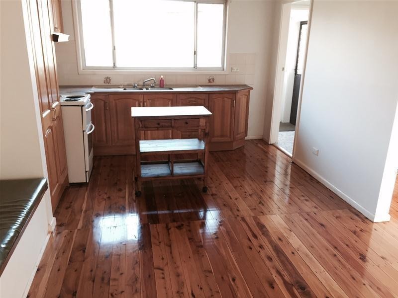 7 Roberts Avenue, Barrack Heights NSW 2528