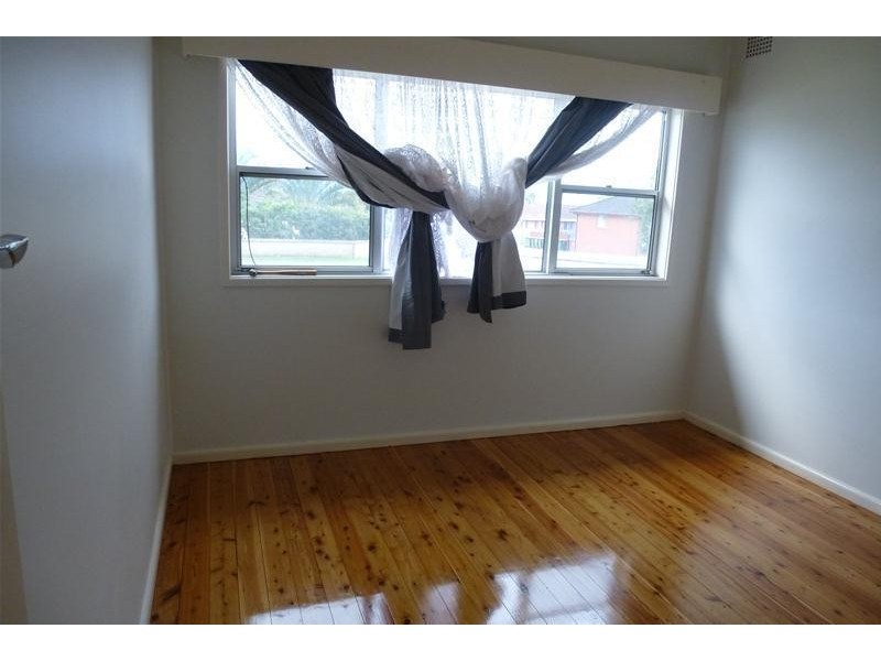 7 Roberts Avenue, Barrack Heights NSW 2528