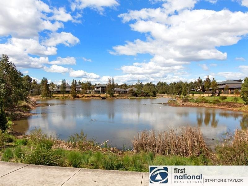 13 Waterside Boulevard, Cranebrook NSW 2749