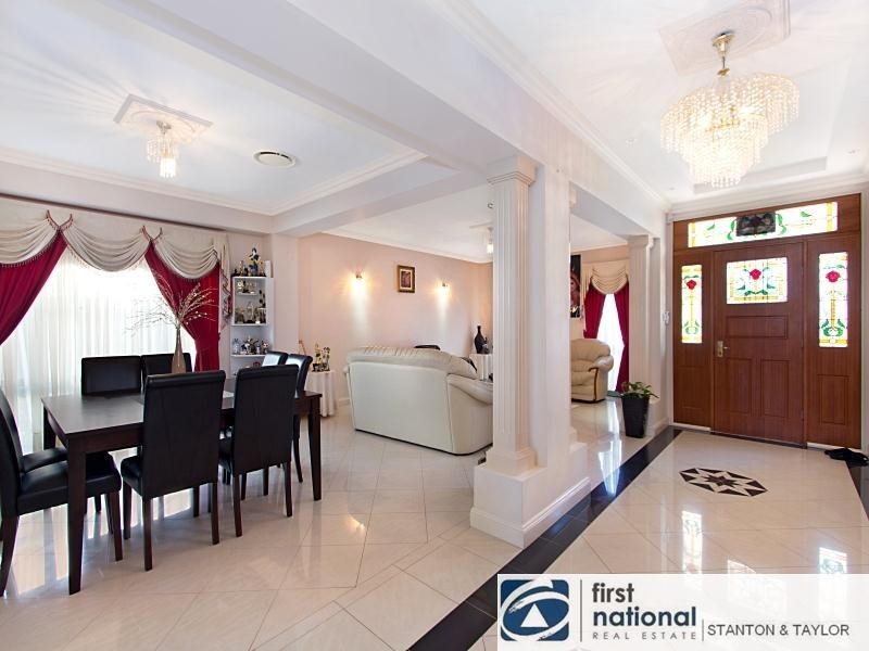 20 Glengarry Drive, Glenmore Park NSW 2745