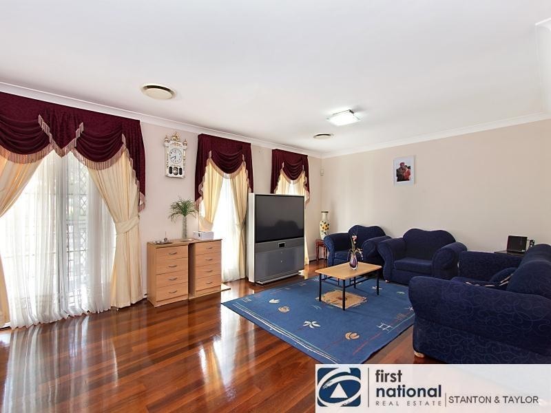 20 Glengarry Drive, Glenmore Park NSW 2745