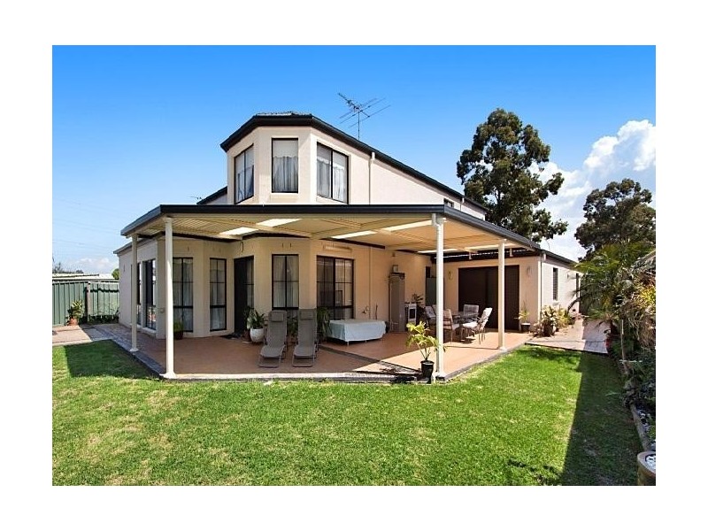 20 Glengarry Drive, Glenmore Park NSW 2745