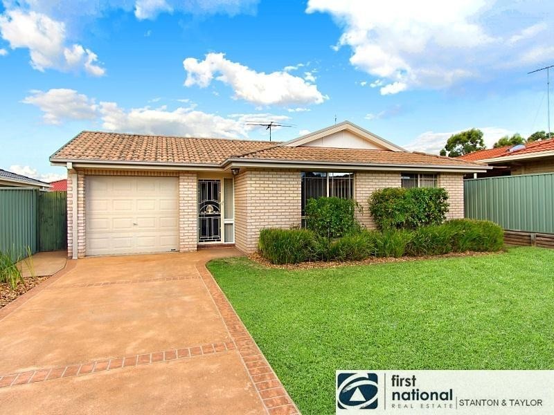 6 WOLARA Avenue, Glenmore Park NSW 2745
