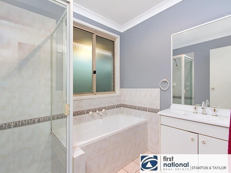 6 WOLARA Avenue, Glenmore Park NSW 2745