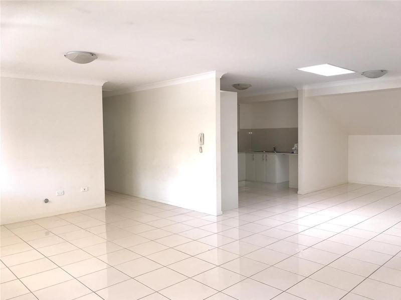 13/8 COLLESS Street, Penrith NSW 2750