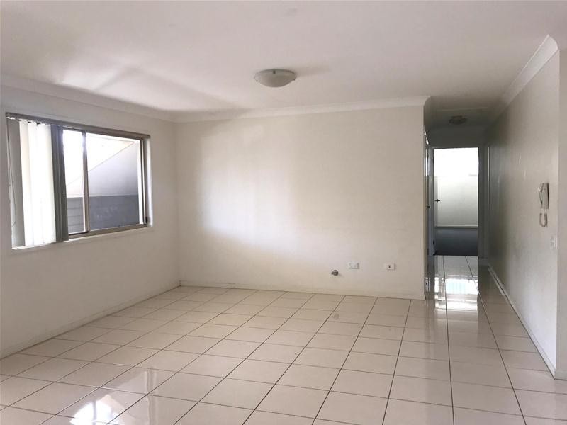 13/8 COLLESS Street, Penrith NSW 2750