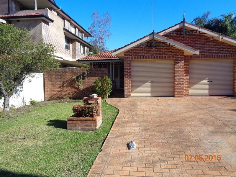 1/17 DENT Street, Penrith NSW 2750