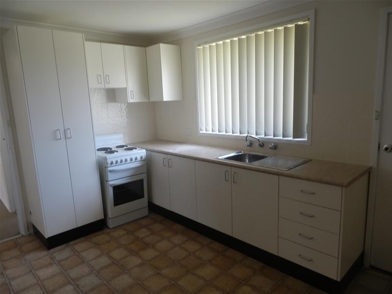 11 Lindsay Crescent, South Penrith NSW 2750