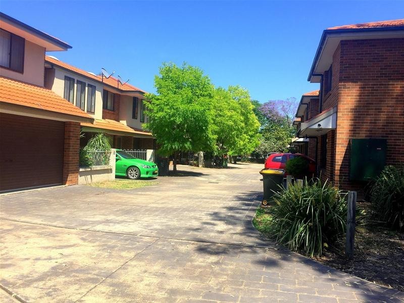 4/42 MULGOA Road, Penrith NSW 2750