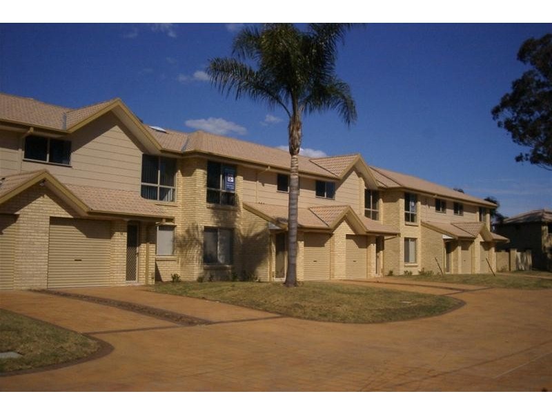 19/10 WOMBERRA Place, South Penrith NSW 2750