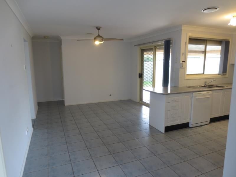 22 Hillside  Circuit, Cranebrook NSW 2749