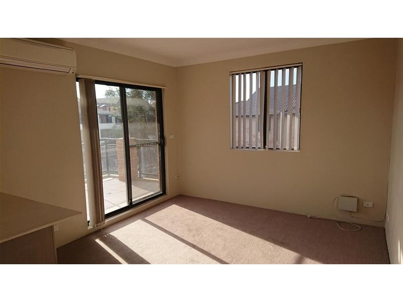 16/10-12 Regentville Road, Jamisontown NSW 2750