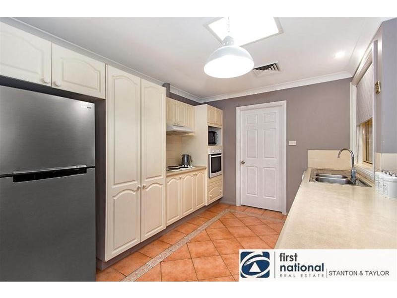 5 Kylie Tennant Close, Glenmore Park NSW 2745