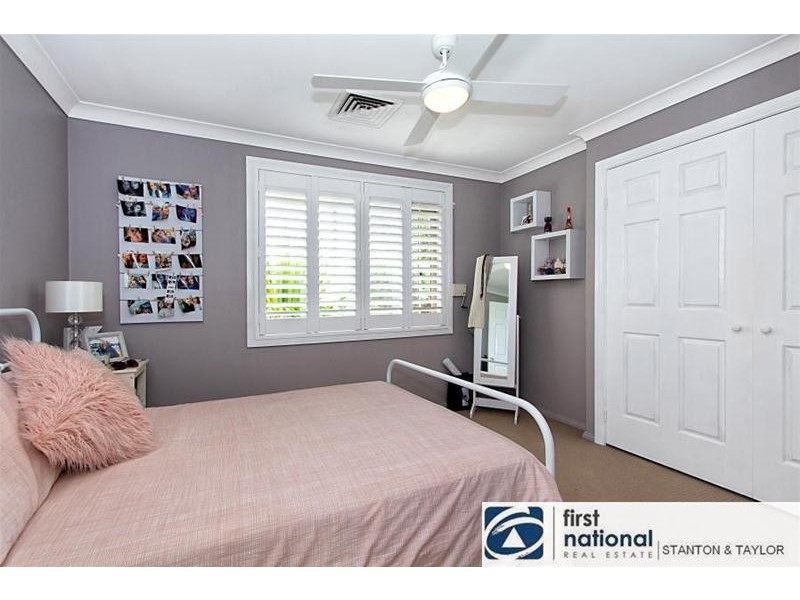 5 Kylie Tennant Close, Glenmore Park NSW 2745