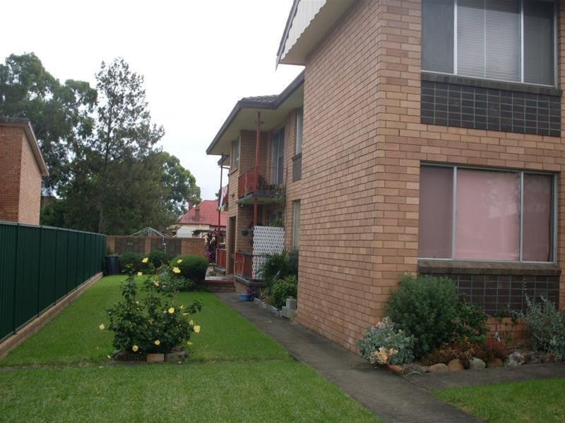 2/15 HEMMING Street, Penrith NSW 2750