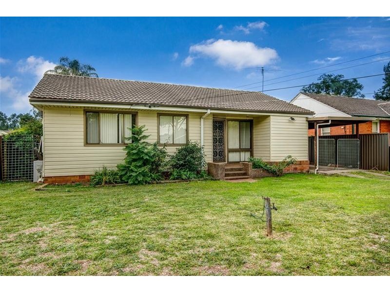 5 Taranaki Avenue, Lethbridge Park NSW 2770