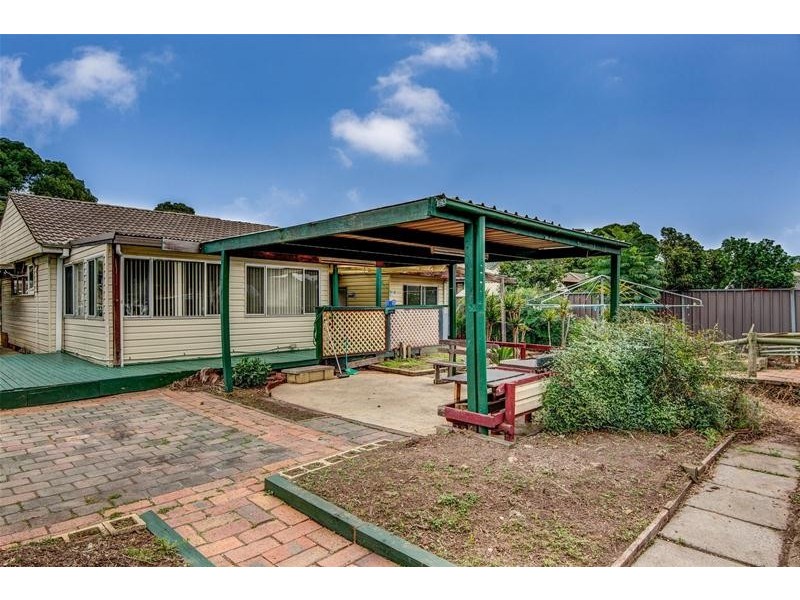 5 Taranaki Avenue, Lethbridge Park NSW 2770