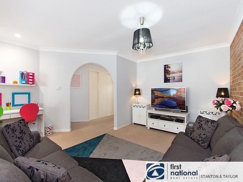 8B Raschke Street, Cambridge Park NSW 2747