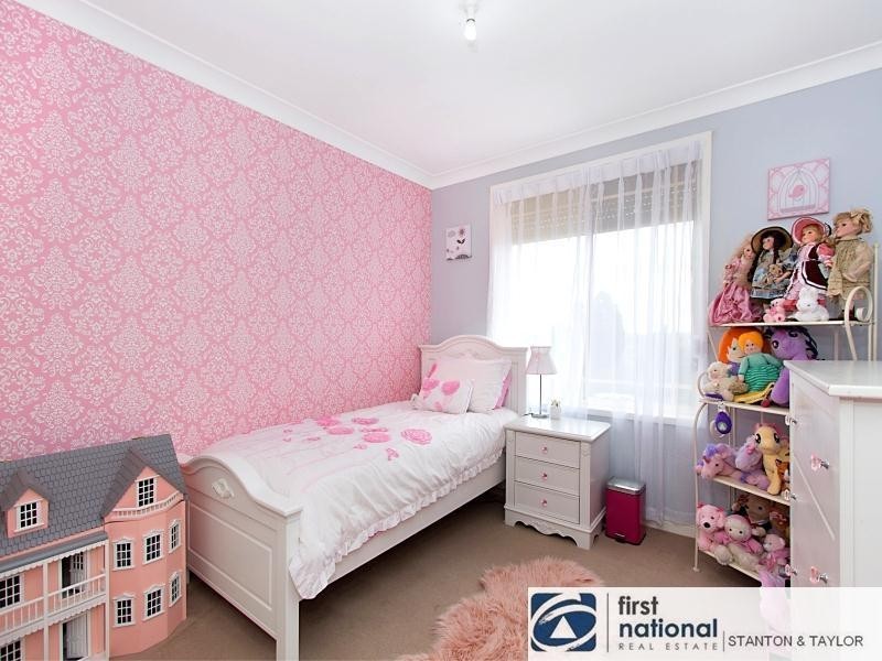 8B Raschke Street, Cambridge Park NSW 2747