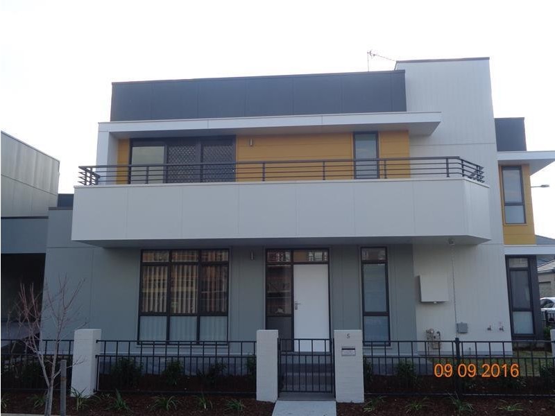 5 WOODROW Way, Penrith NSW 2750