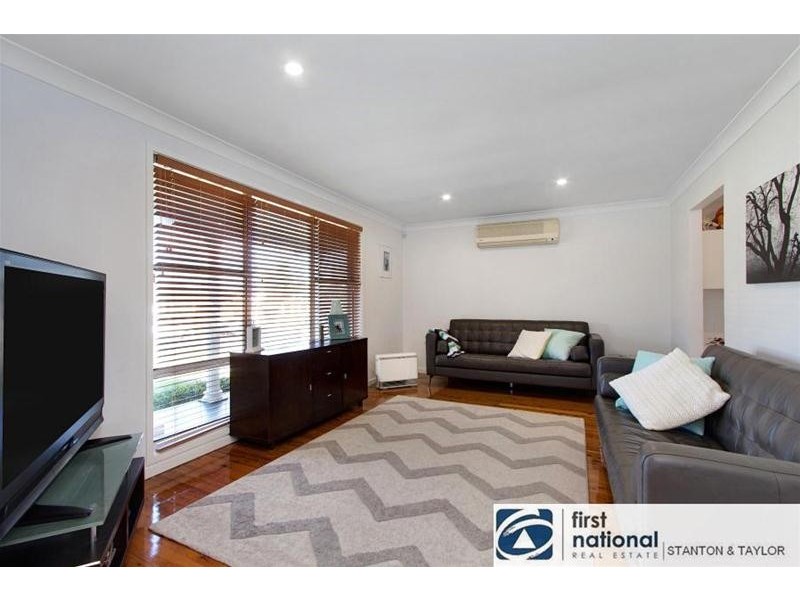 24 Lindsay Crescent, South Penrith NSW 2750