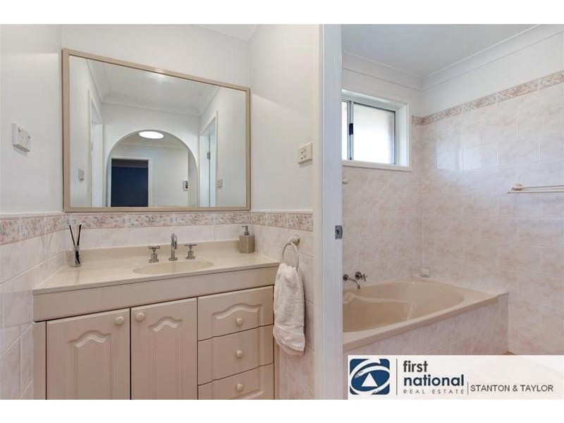 24 Lindsay Crescent, South Penrith NSW 2750