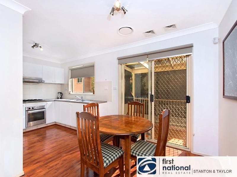 8/24 Robert Street, Penrith NSW 2750
