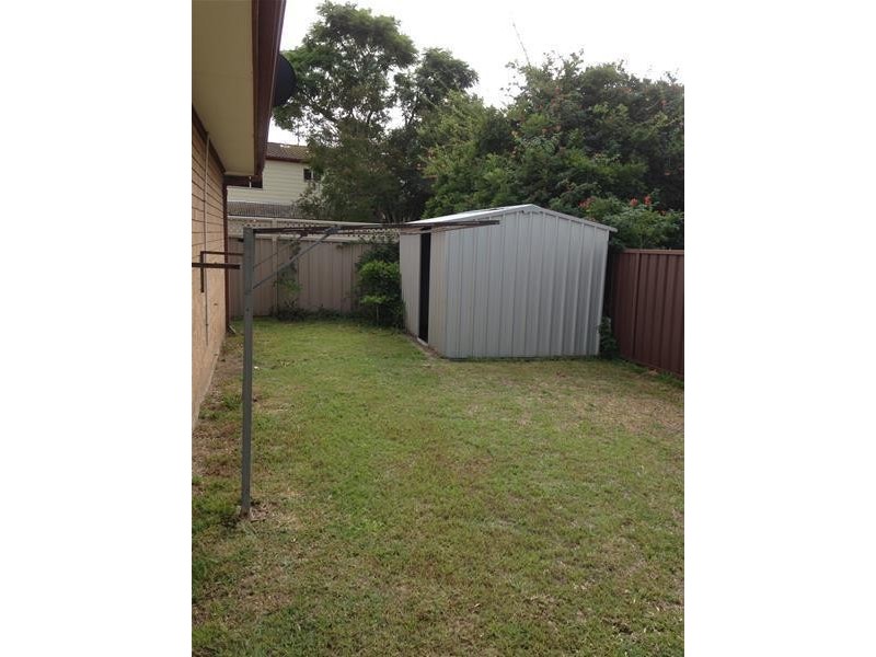 17 PARKVIEW Avenue, South Penrith NSW 2750