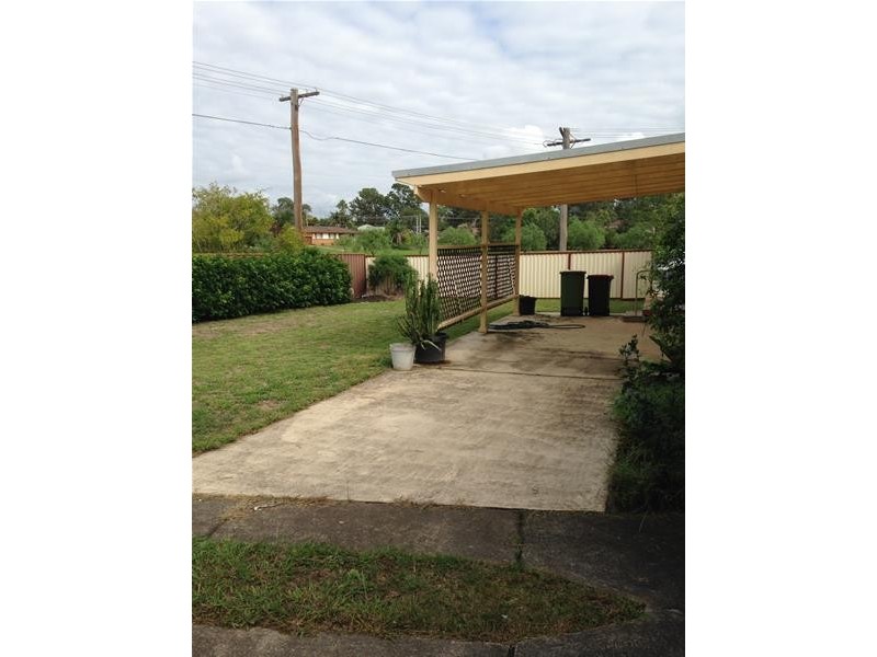 17 PARKVIEW Avenue, South Penrith NSW 2750