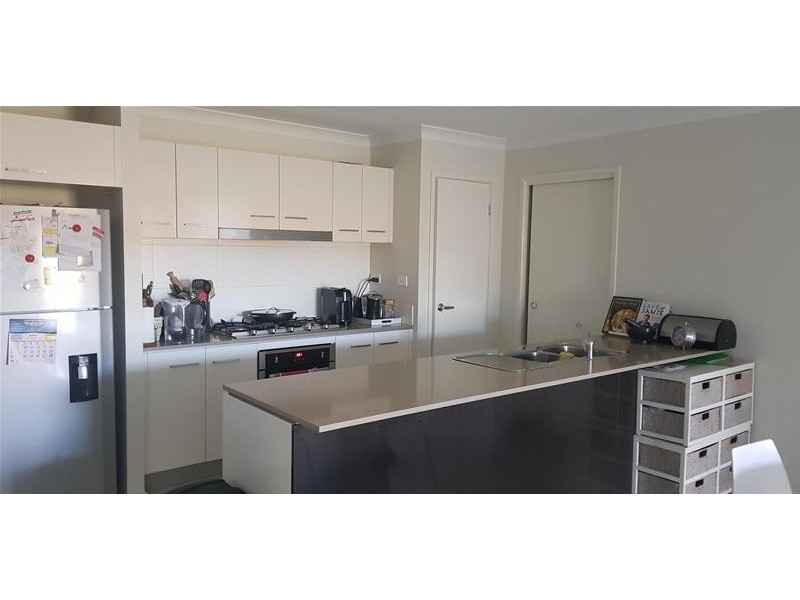 6 James Riley Drive, Glenmore Park NSW 2745