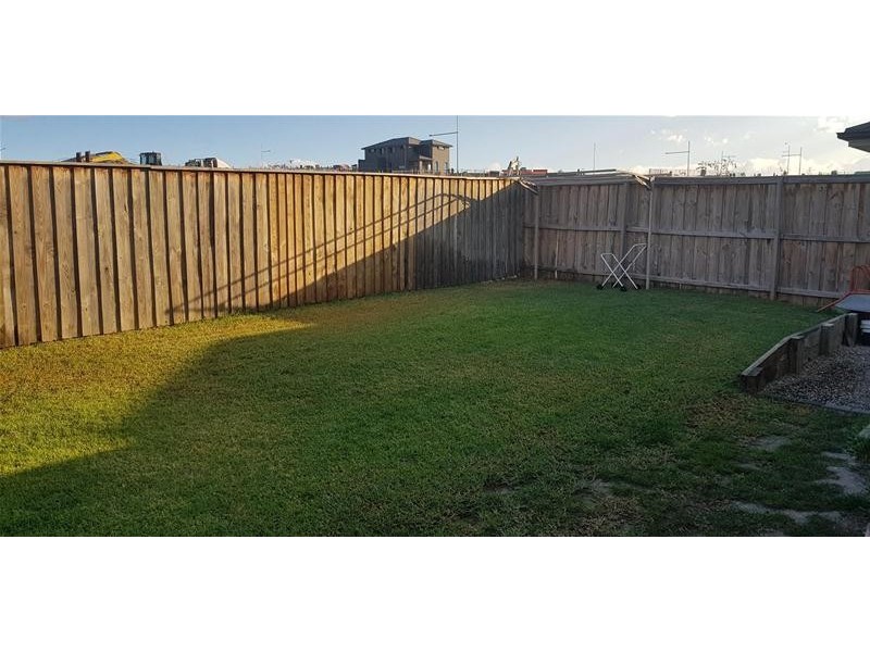 6 James Riley Drive, Glenmore Park NSW 2745