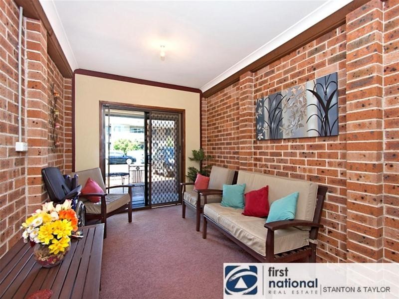 2/17 DENT Street, Penrith NSW 2750