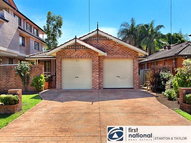 2/17 DENT Street, Penrith NSW 2750