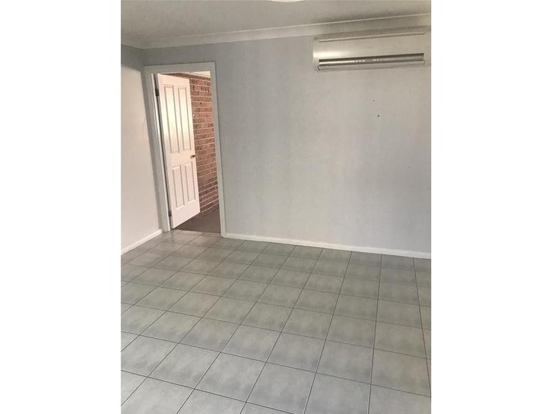 2/8 Thornbill Crescent, Glenmore Park NSW 2745