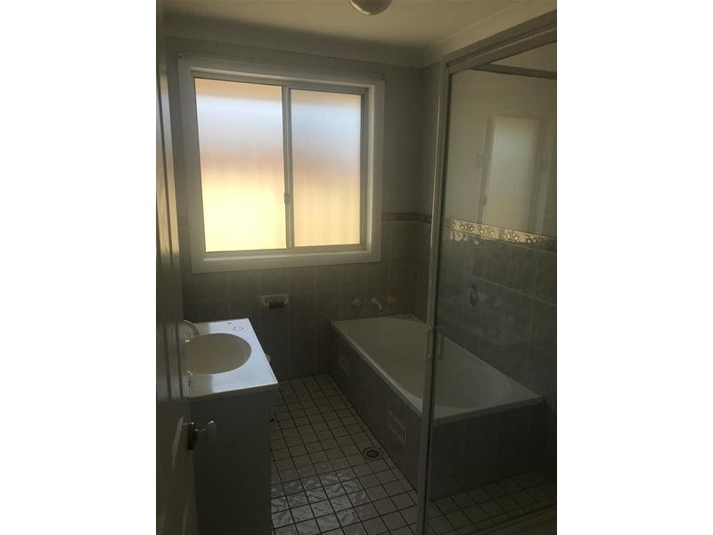 2/8 Thornbill Crescent, Glenmore Park NSW 2745