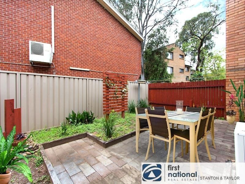 2/4 De Vilnits Parade, Penrith NSW 2750