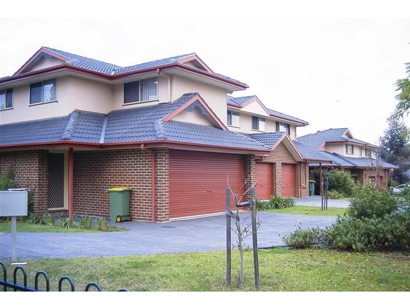 4/60 LETHBRIDGE Street, Penrith NSW 2750