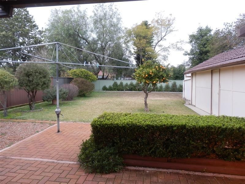 4 LOFTUS Street, Regentville NSW 2745