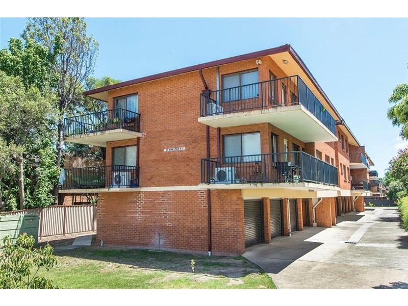 10/15 PRESTON Street, Penrith NSW 2750