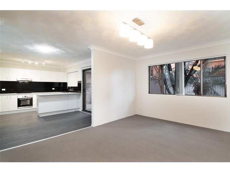 2/17 Preston  Street, Penrith NSW 2750