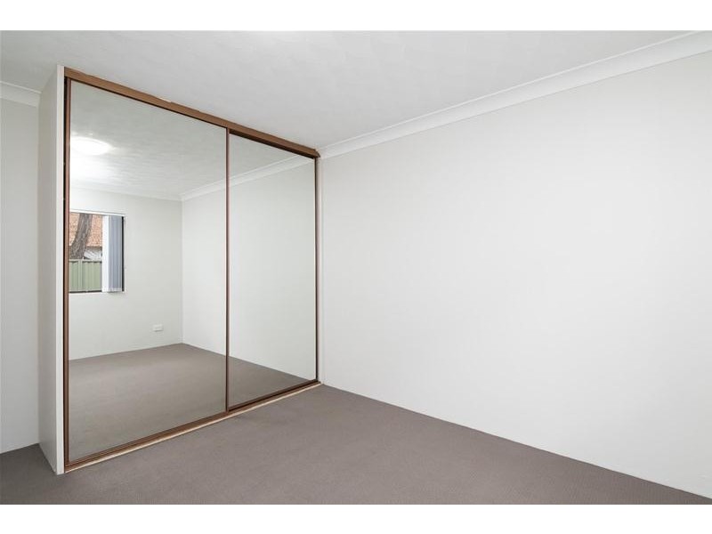 2/17 Preston  Street, Penrith NSW 2750