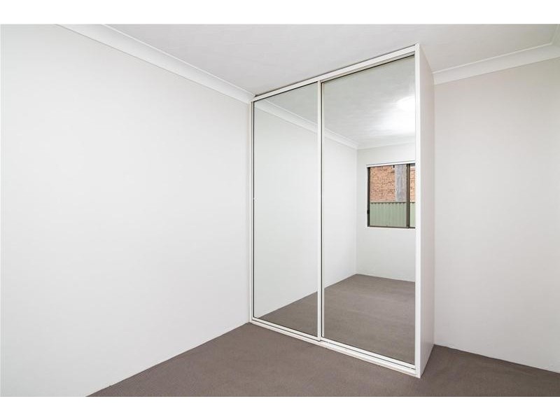 2/17 Preston  Street, Penrith NSW 2750