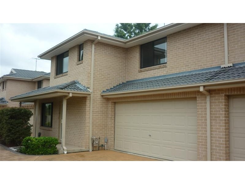 2/94 SADDINGTON Street, St Marys NSW 2760