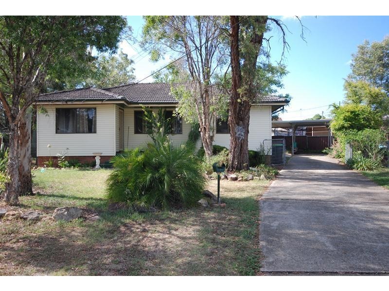 4 Trinder Avenue, Kingswood NSW 2747