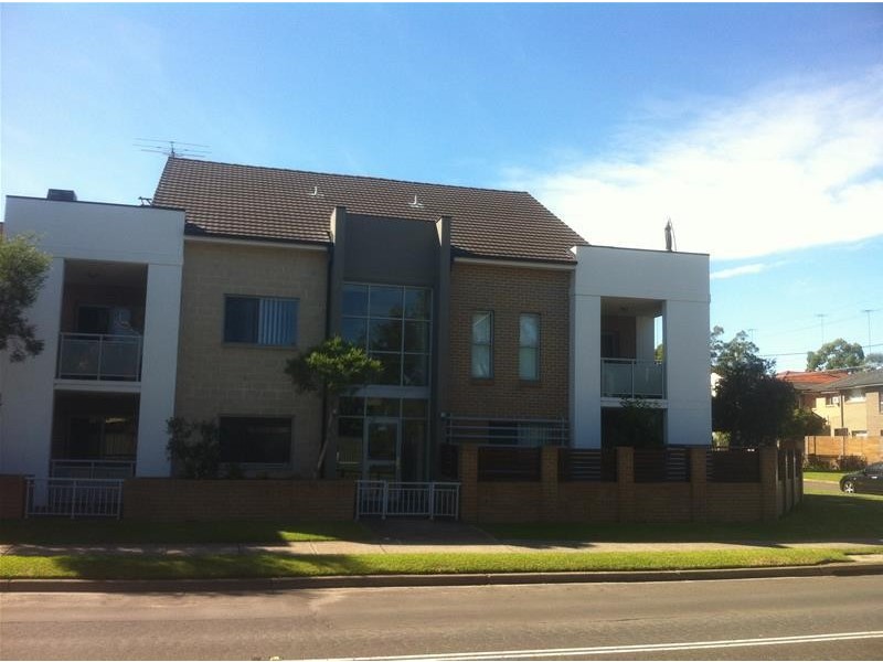 2/33 Robert Street, Penrith NSW 2750