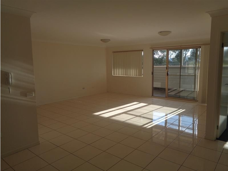 8/8 COLLESS Street, Penrith NSW 2750