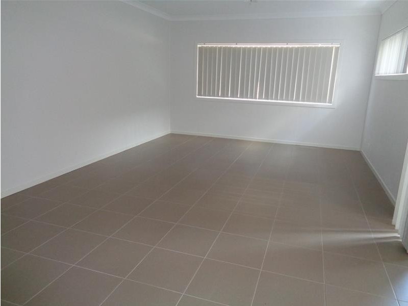 5 SYDNEY SMITH Drive, Penrith NSW 2750